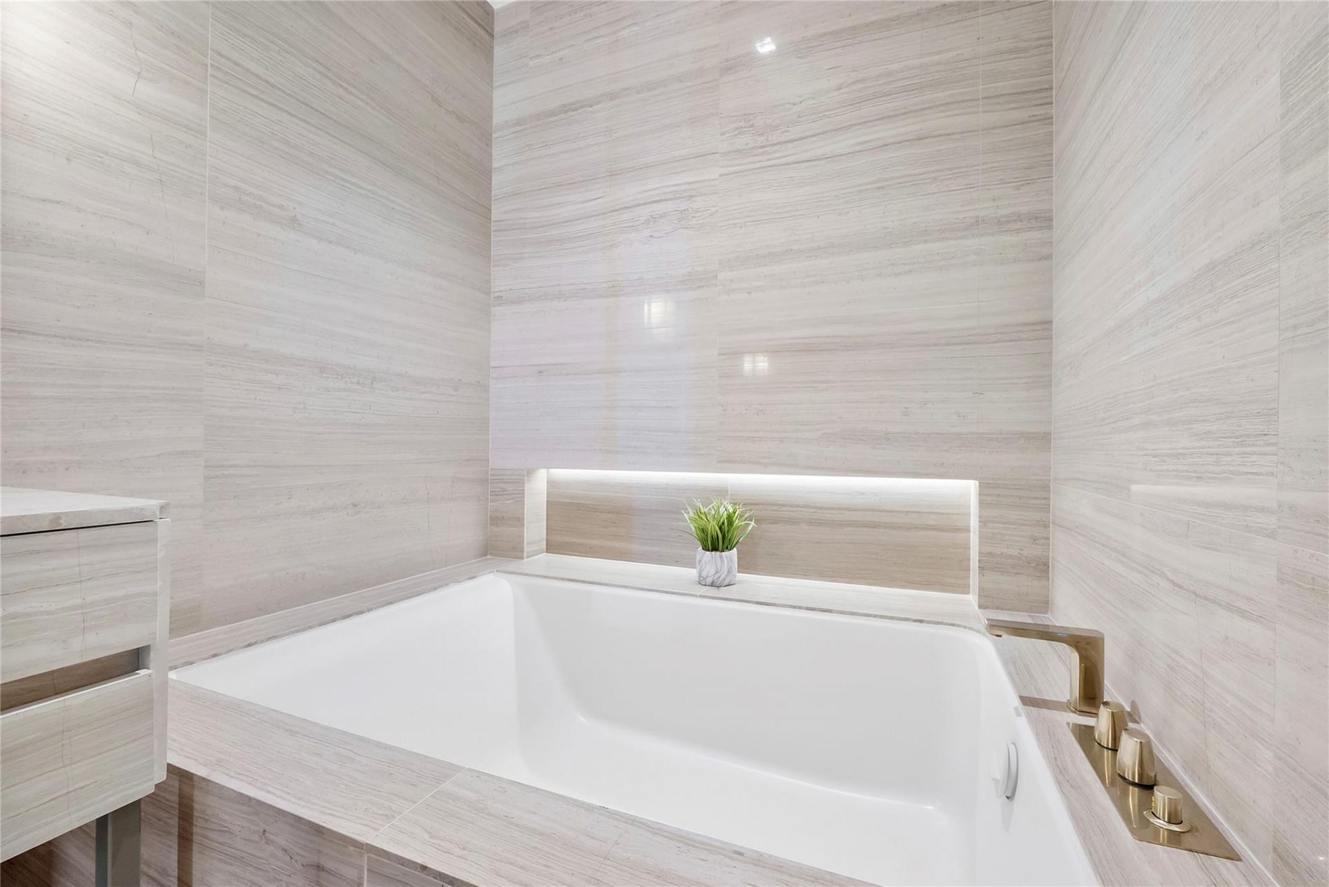 18975 Collins Avenue, Unit 3401, Sunny Isles Beach, FL 33160 Photo