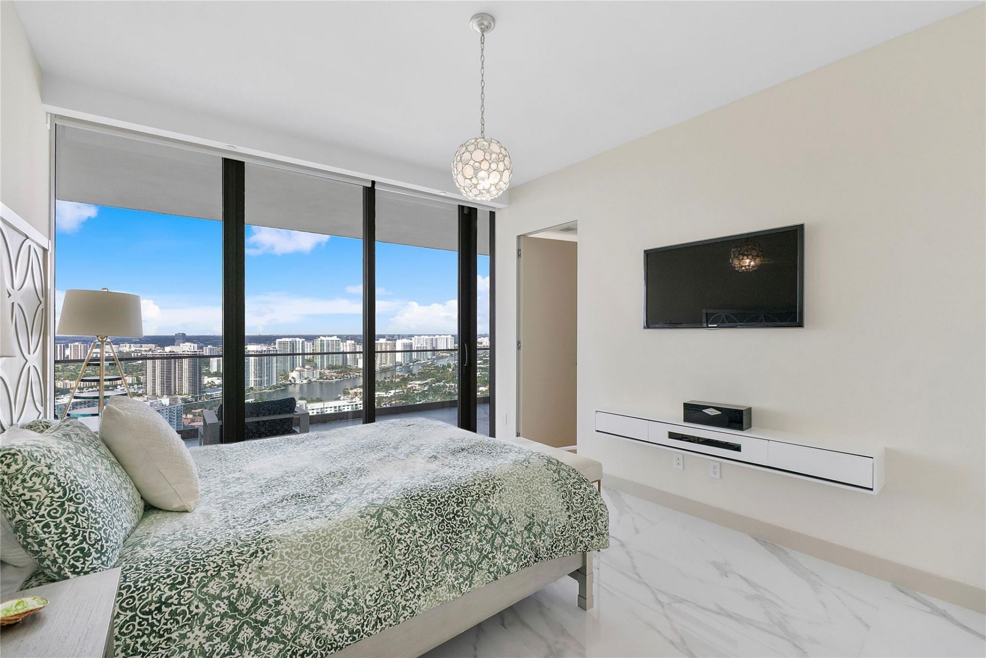 18975 Collins Avenue, Unit 3401, Sunny Isles Beach, FL 33160 Photo