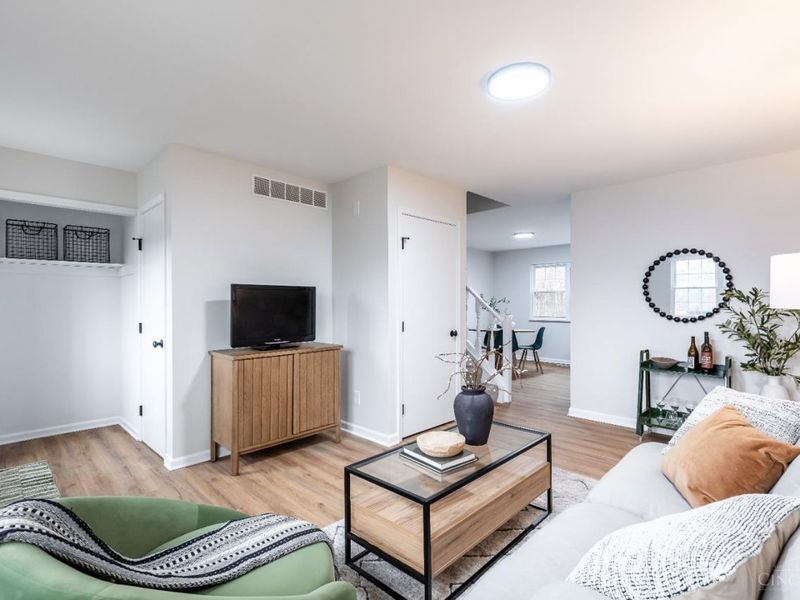 951 Villa View Court, Delhi Twp, OH 45238 Photo 2