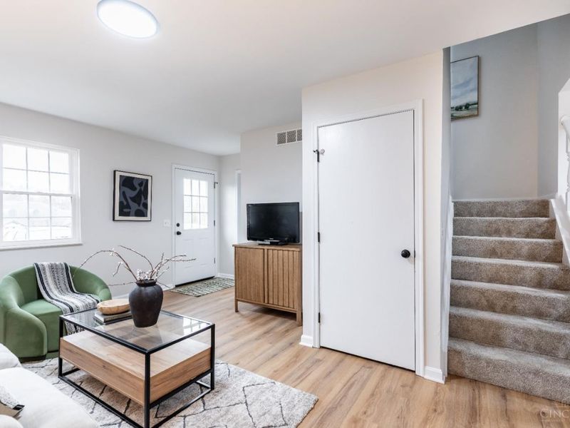 951 Villa View Court, Delhi Twp, OH 45238 Photo 3