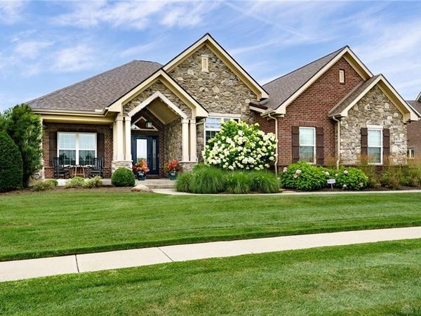 9369 Avingnon Way, Springboro, OH 45458