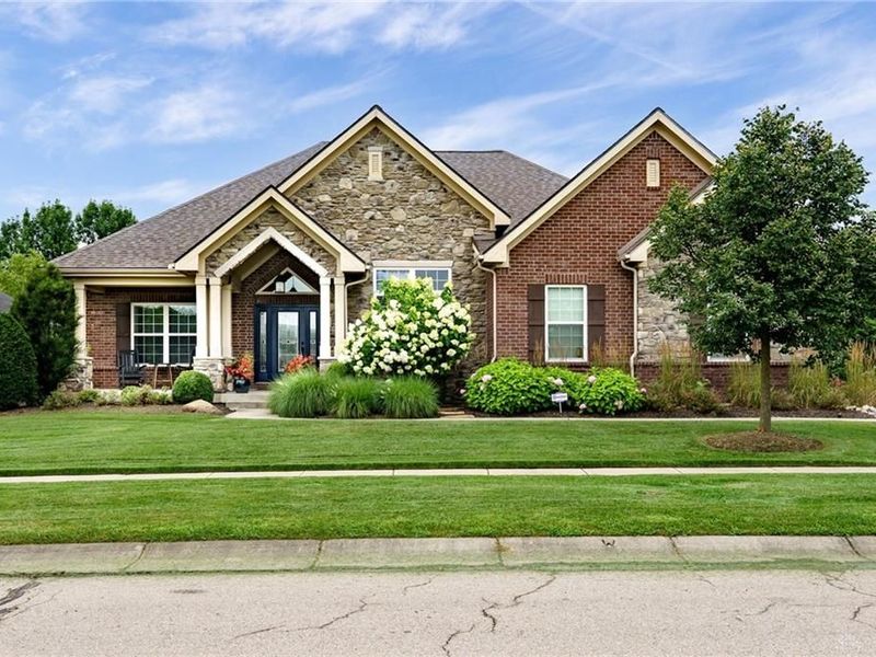 9369 Avingnon Way, Springboro, OH 45458 Photo 2