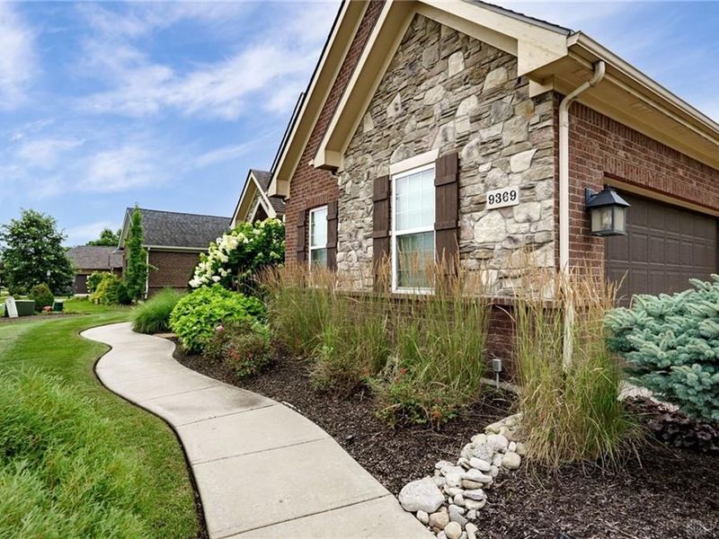 9369 Avingnon Way, Springboro, OH 45458 Photo 4