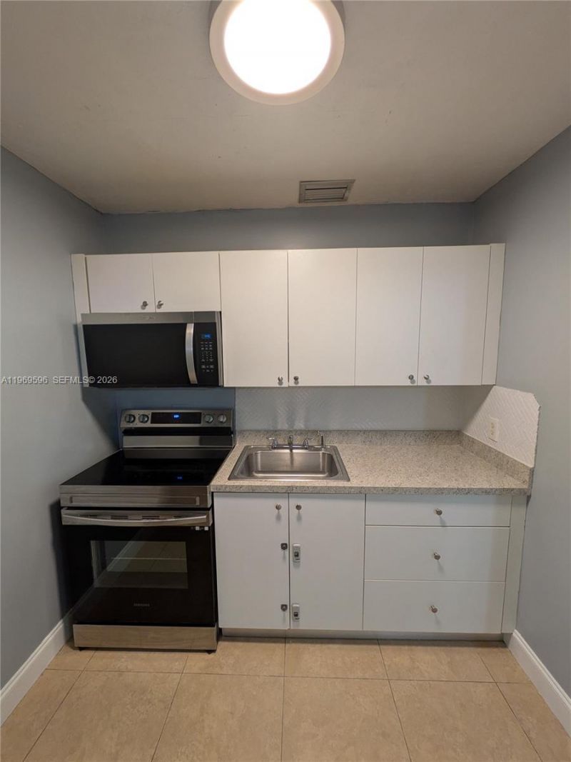 5820 NW 14th Ct, Unit 1, Sunrise, FL 33313 Photo