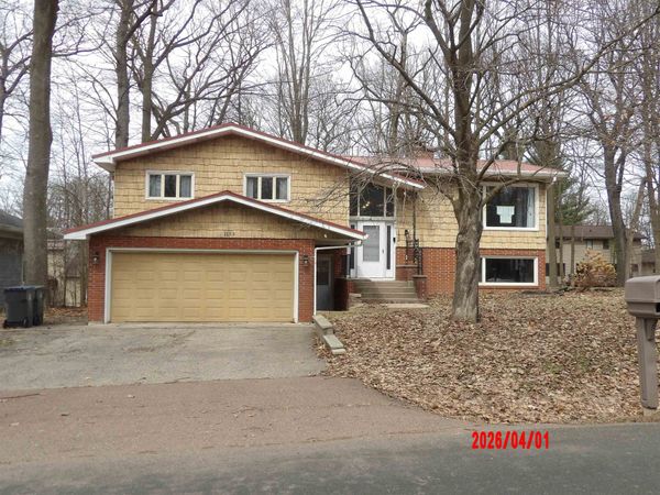 1133 W Ridge Road, Marshfield, WI 54449