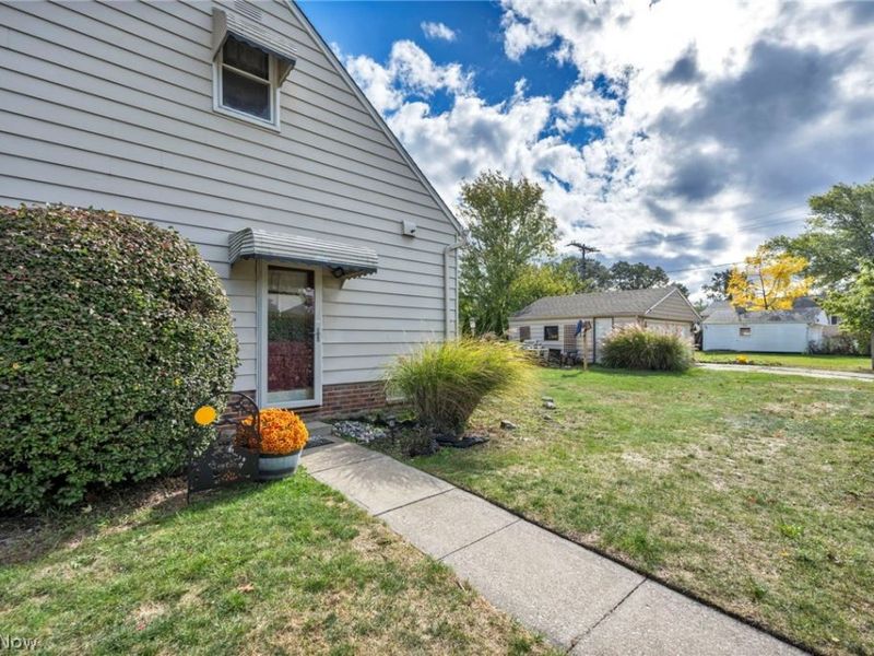 30002 Barjode Road, Willowick, OH 44095 Photo 5