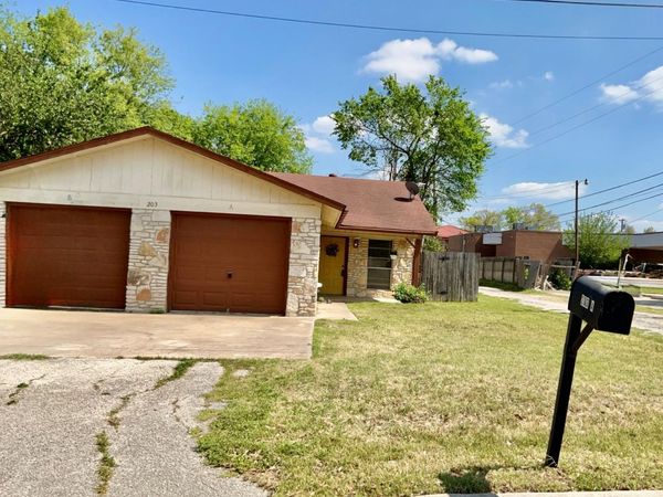 203 N 2nd ST, Unit A, Pflugerville, TX 78660