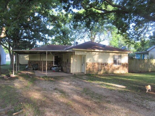 137 N Springfield Street, Welch, OK 74369