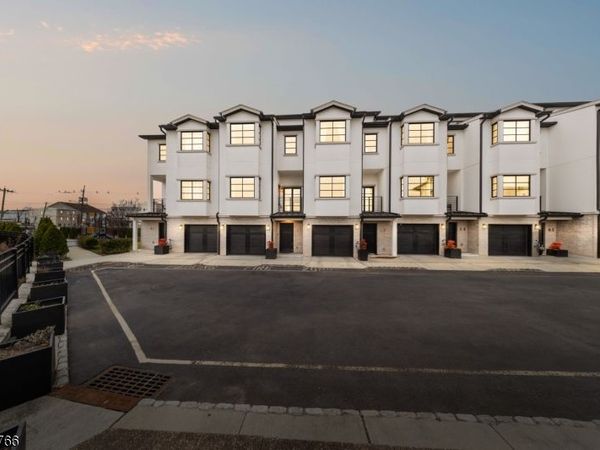 2 Harbor Front Plz, Elizabeth, NJ 07206