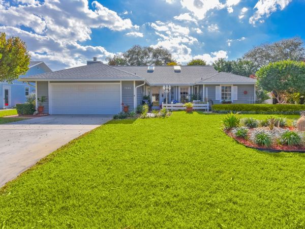 7886 SE Trenton Avenue, Hobe Sound, FL 33455