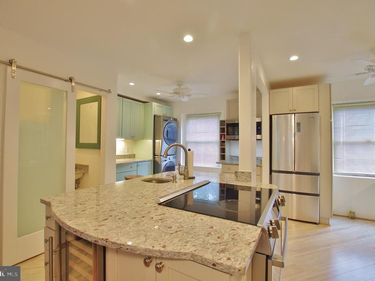 2407 ARLINGTON BOULEVARD, Unit 102, ARLINGTON, VA 22201