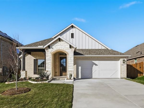 1300 Stockton Trail, Red Oak, TX 75154