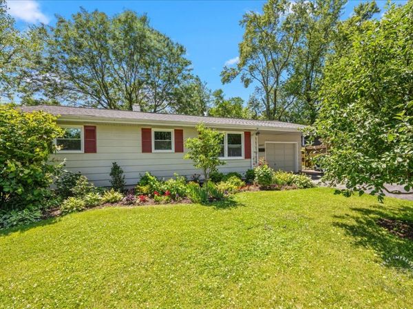 1607 OAK Street, St. Charles, IL 60174