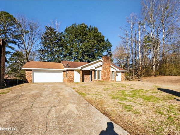1341 Whispering Oaks Cove, Jackson, MS 39212