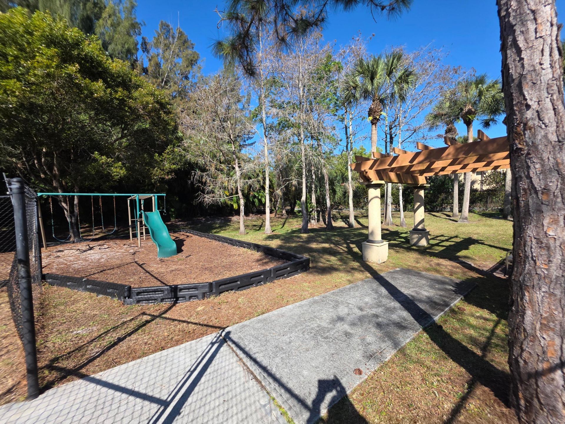 4175 N Haverhill Road, Unit 907, West Palm Beach, FL 33417 Photo