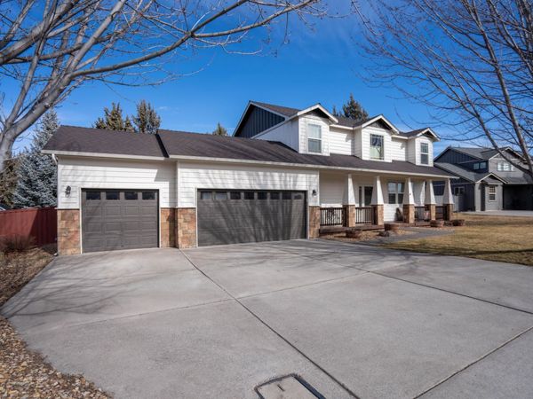 1334 SW Rimrock Way, Redmond, OR 97756