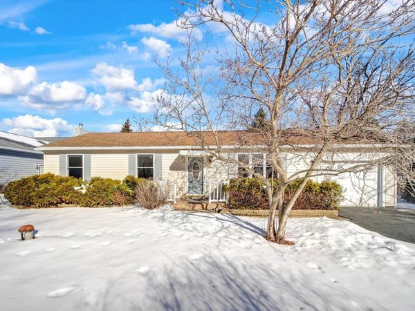 1906 Fairfield Road, Lindenhurst, IL 60046