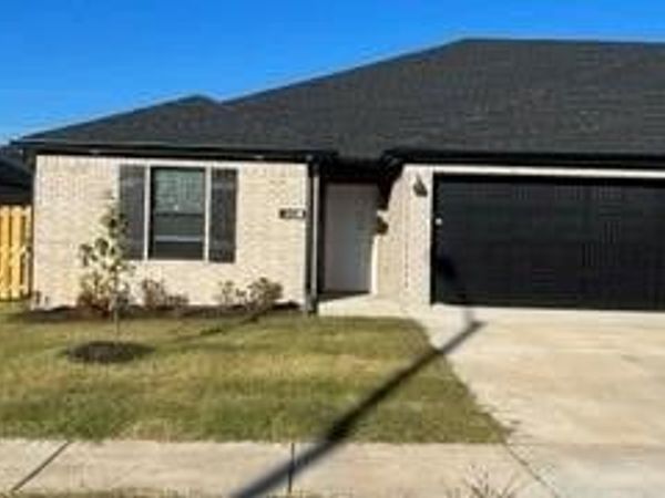 202 Tricha Circle, Unit B, Gravette, AR 72736