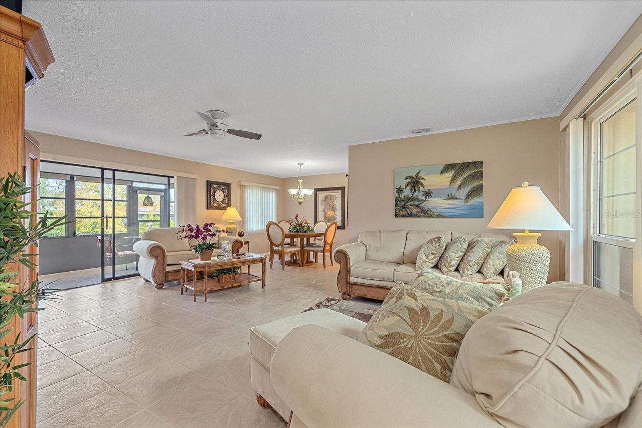3135 Glen Elyn Boulevard, Unit 13, Sarasota, FL 34237 Photo