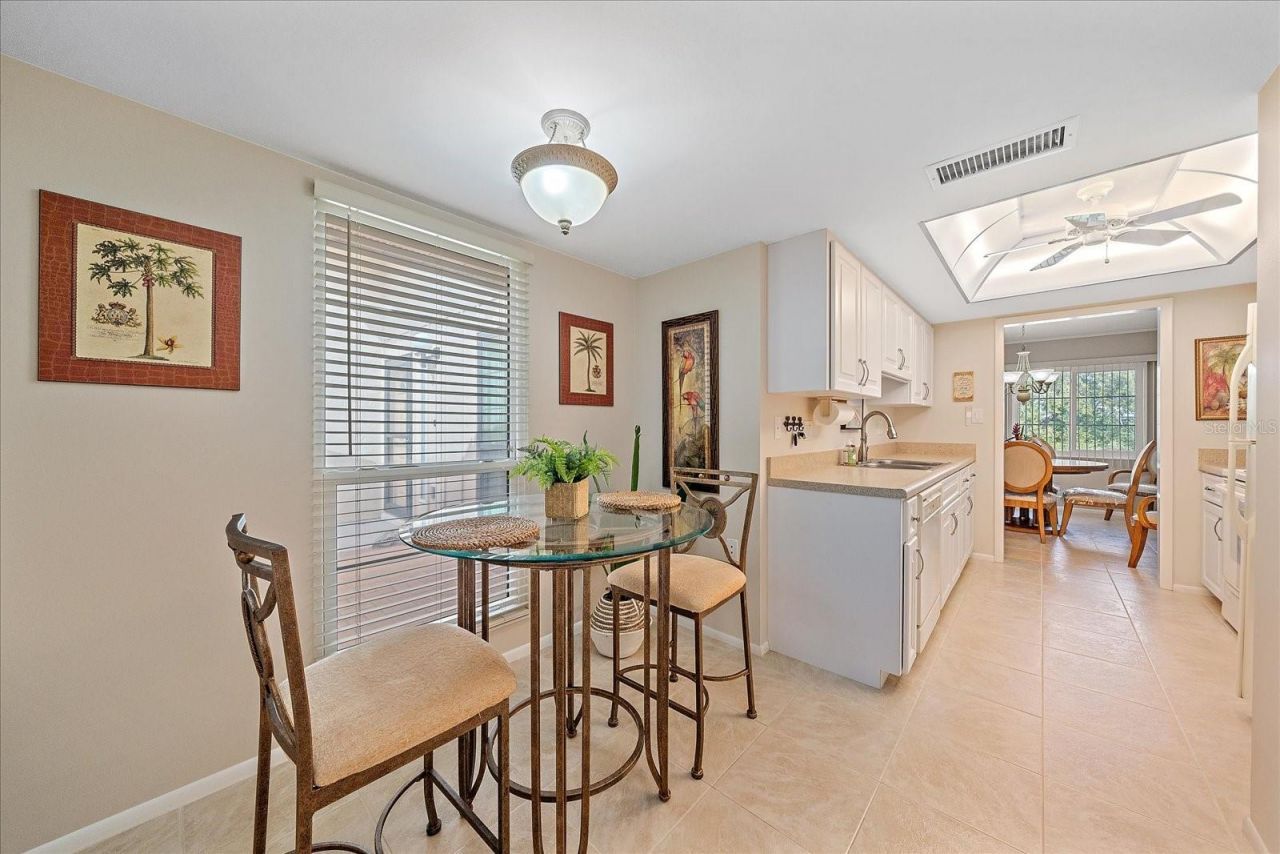 3135 Glen Elyn Boulevard, Unit 13, Sarasota, FL 34237 Photo