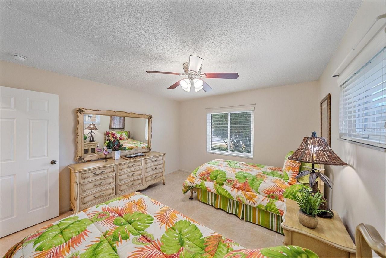 3135 Glen Elyn Boulevard, Unit 13, Sarasota, FL 34237 Photo