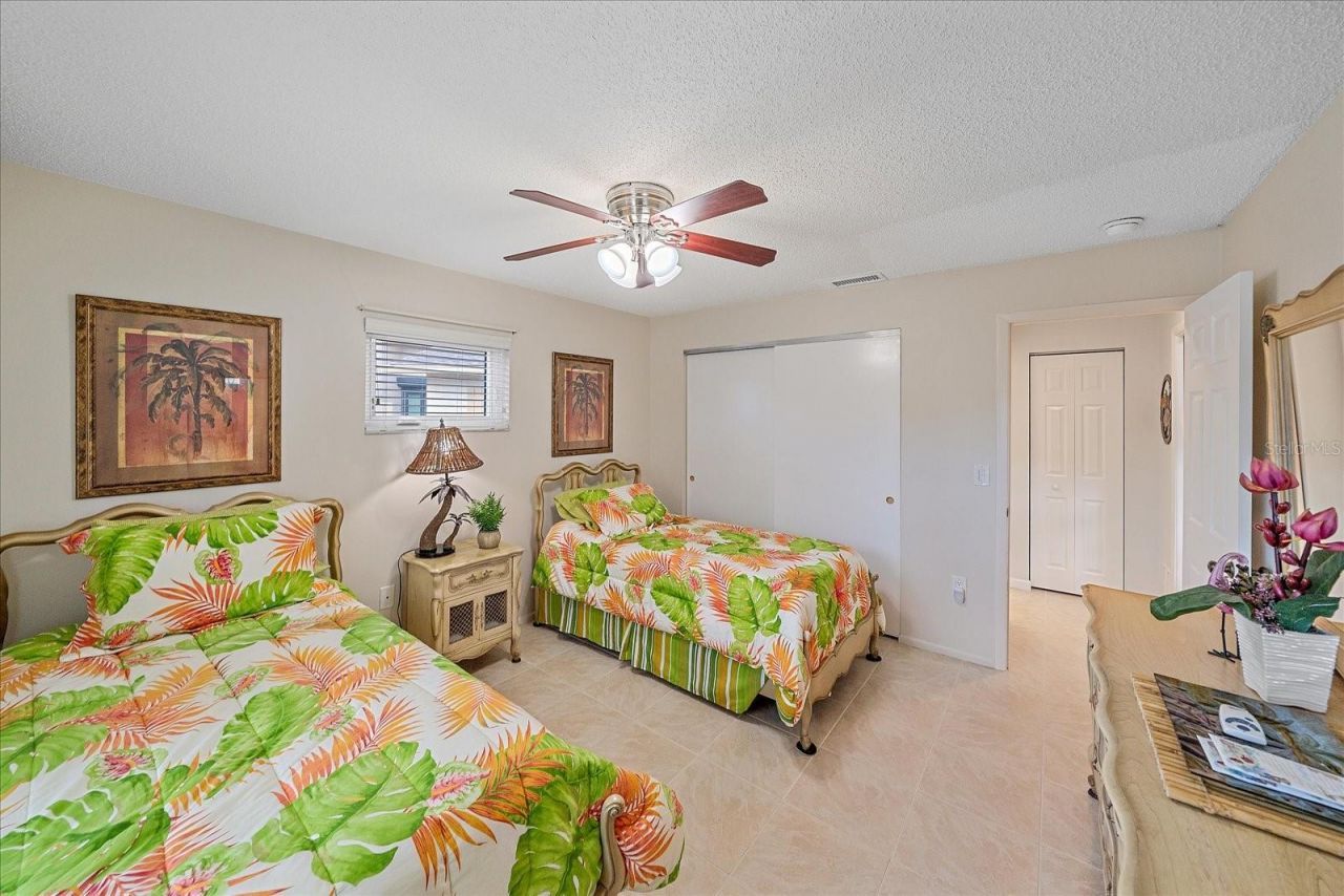 3135 Glen Elyn Boulevard, Unit 13, Sarasota, FL 34237 Photo