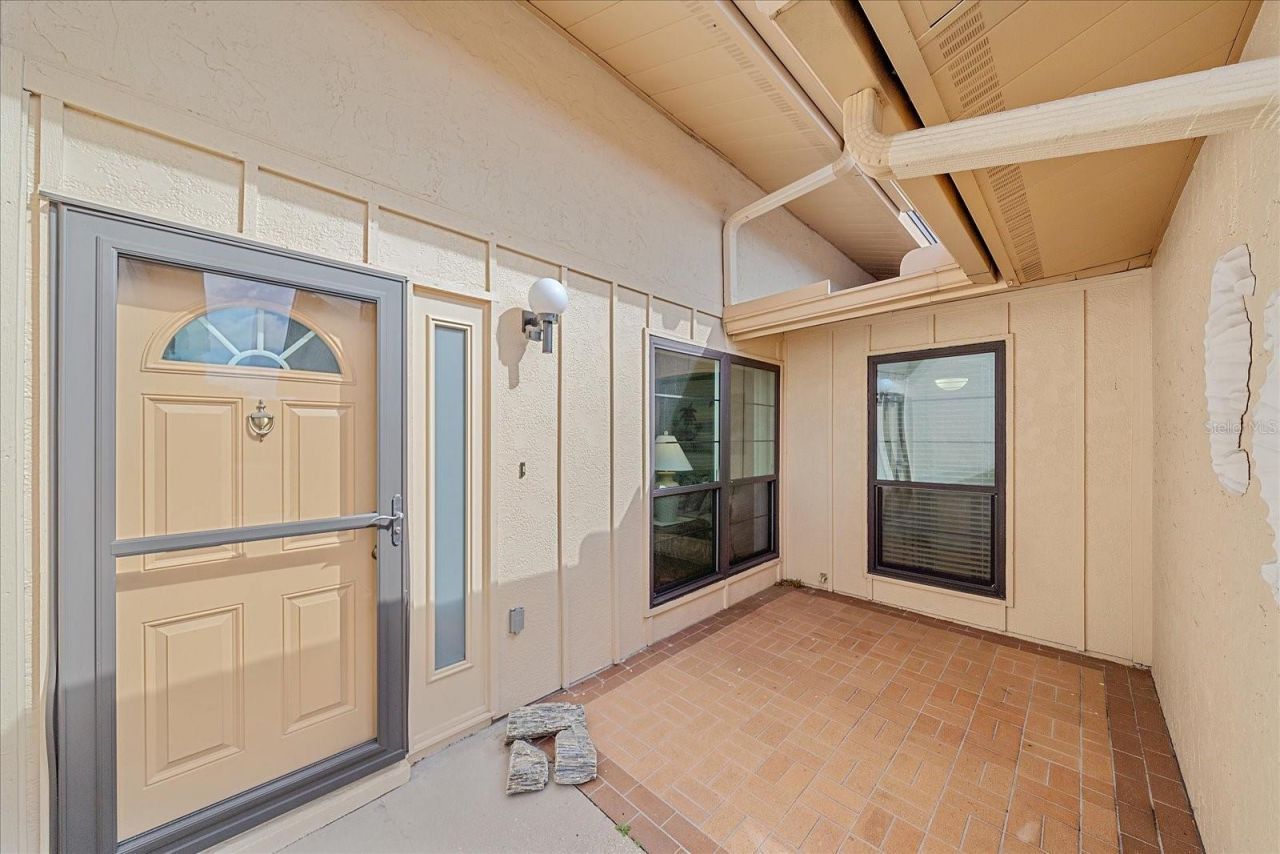 3135 Glen Elyn Boulevard, Unit 13, Sarasota, FL 34237 Photo