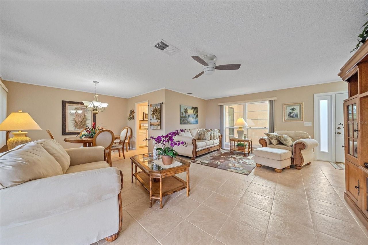 3135 Glen Elyn Boulevard, Unit 13, Sarasota, FL 34237 Photo