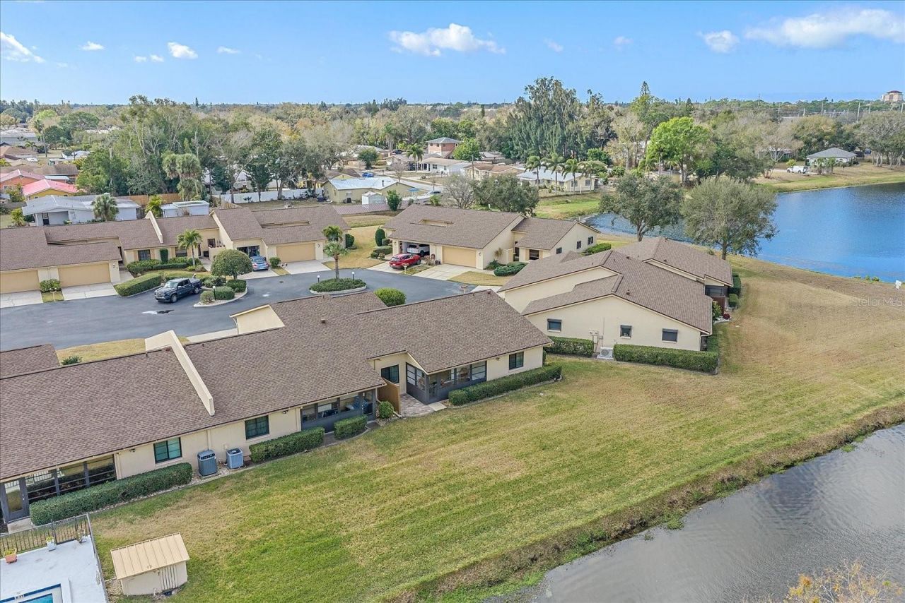 3135 Glen Elyn Boulevard, Unit 13, Sarasota, FL 34237 Photo