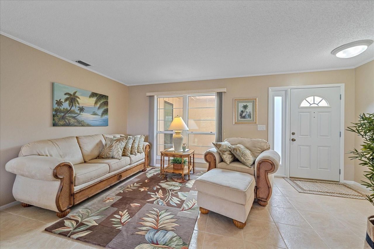 3135 Glen Elyn Boulevard, Unit 13, Sarasota, FL 34237 Photo