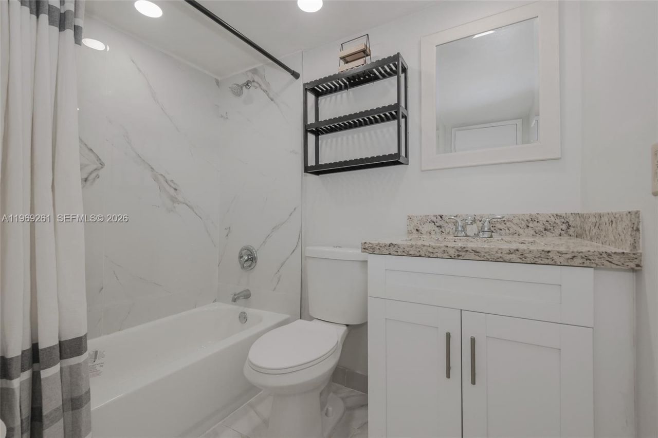 9150 Fontainebleau Blvd, Unit 402, Miami, FL 33172 Photo