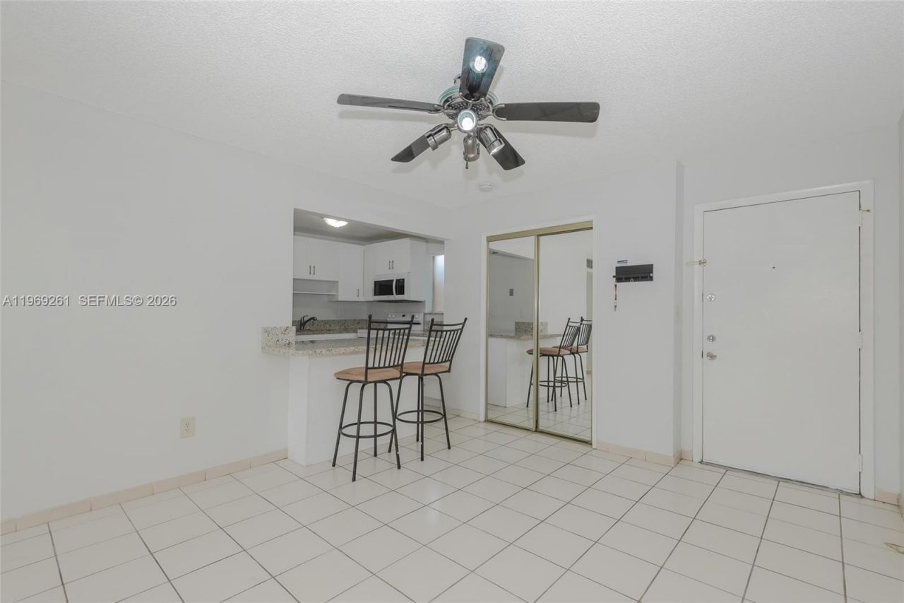 9150 Fontainebleau Blvd, Unit 402, Miami, FL 33172 Photo