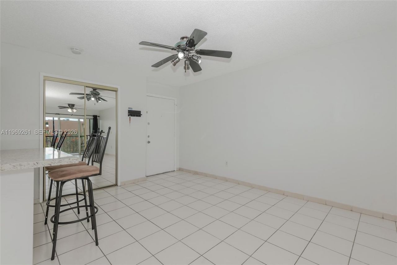 9150 Fontainebleau Blvd, Unit 402, Miami, FL 33172 Photo