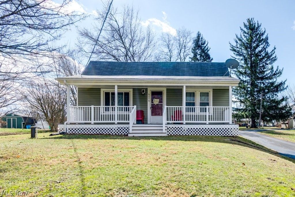 6276 Apple Street, Louisville, OH 44641 Main Photo