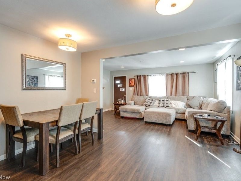 6276 Apple Street, Louisville, OH 44641 Photo 5