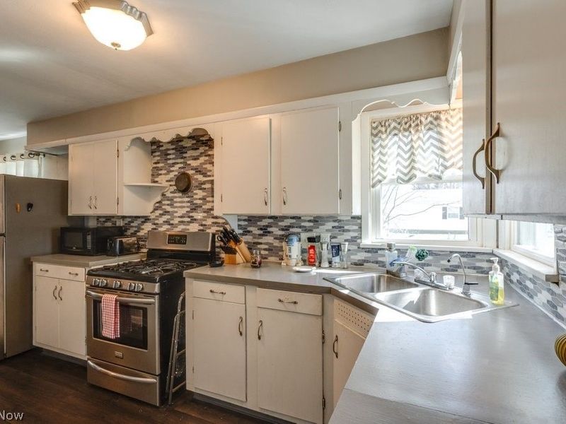 6276 Apple Street, Louisville, OH 44641 Photo 9