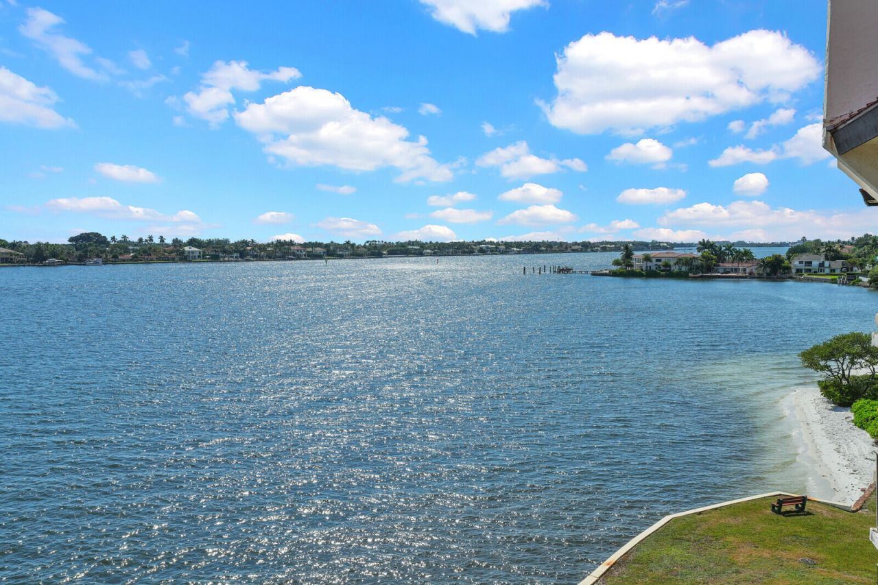 7020 Half Moon Circle, Unit 502, Hypoluxo, FL 33462 Photo