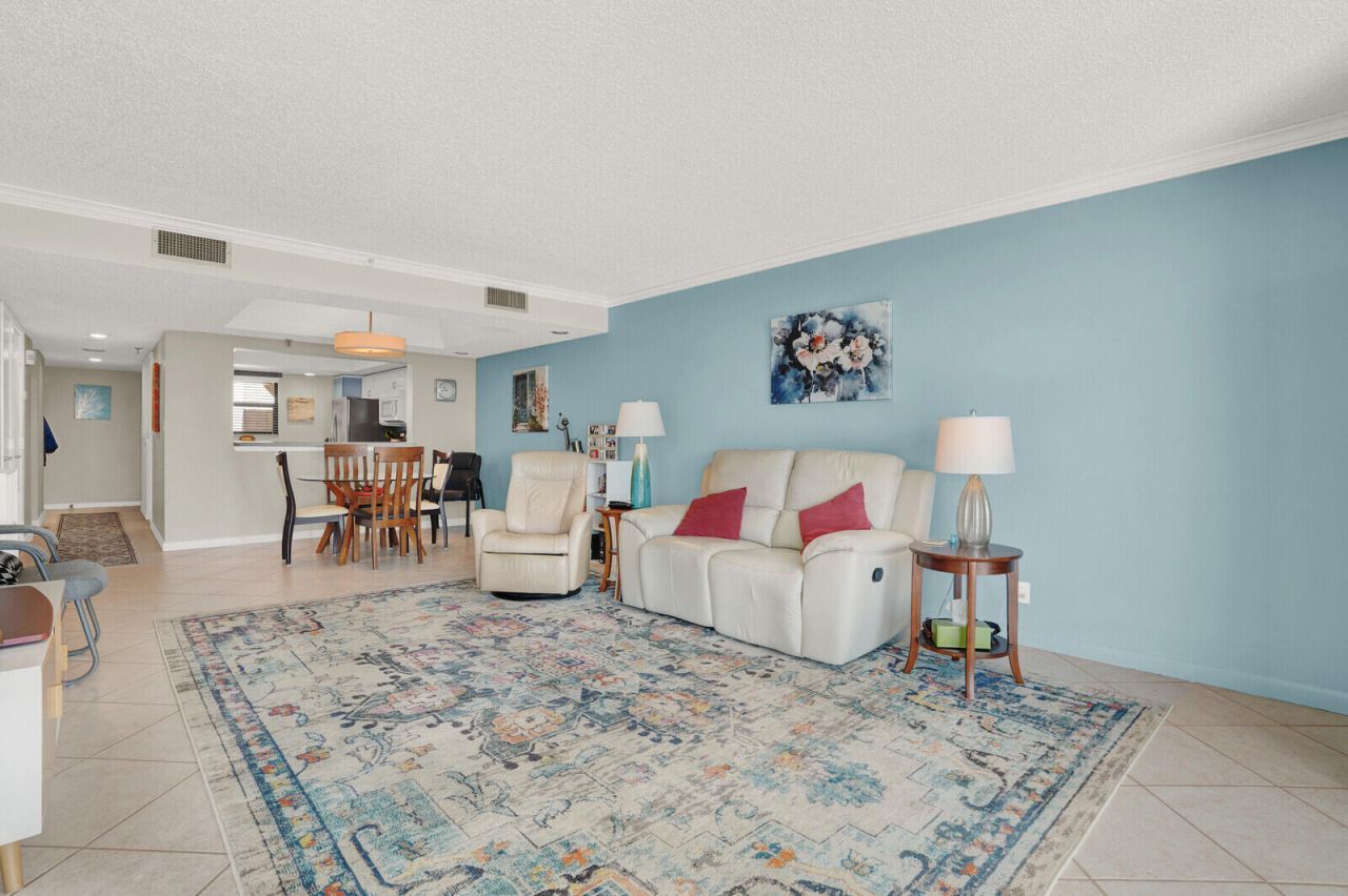 7020 Half Moon Circle, Unit 502, Hypoluxo, FL 33462 Photo