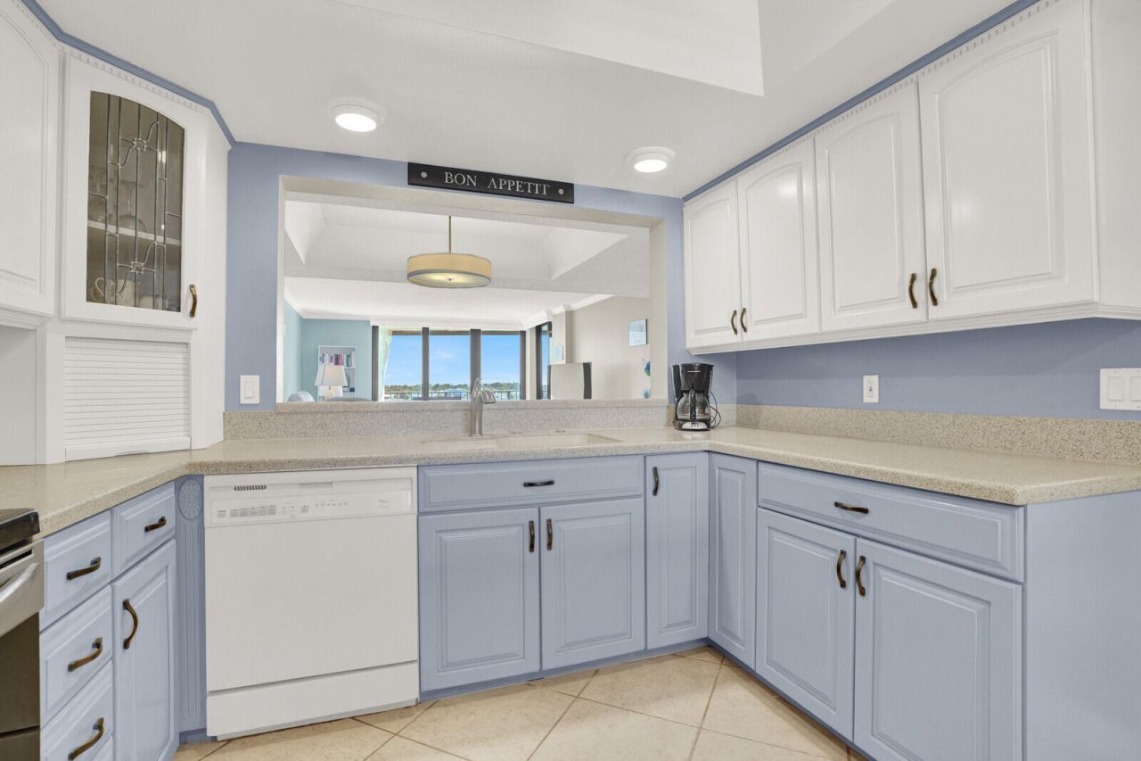 7020 Half Moon Circle, Unit 502, Hypoluxo, FL 33462 Photo