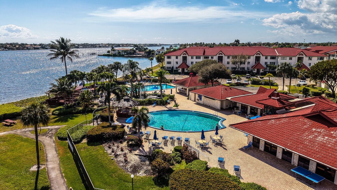 7020 Half Moon Circle, Unit 502, Hypoluxo, FL 33462 Photo