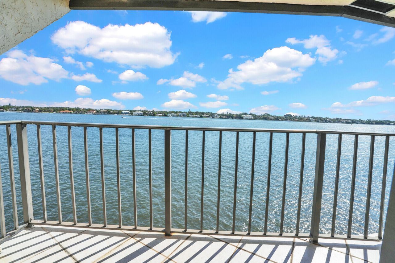 7020 Half Moon Circle, Unit 502, Hypoluxo, FL 33462 Photo