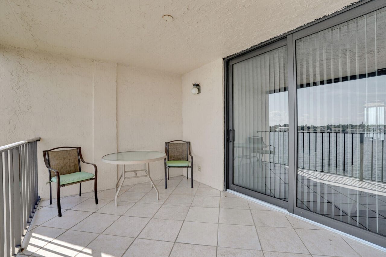 7020 Half Moon Circle, Unit 502, Hypoluxo, FL 33462 Photo