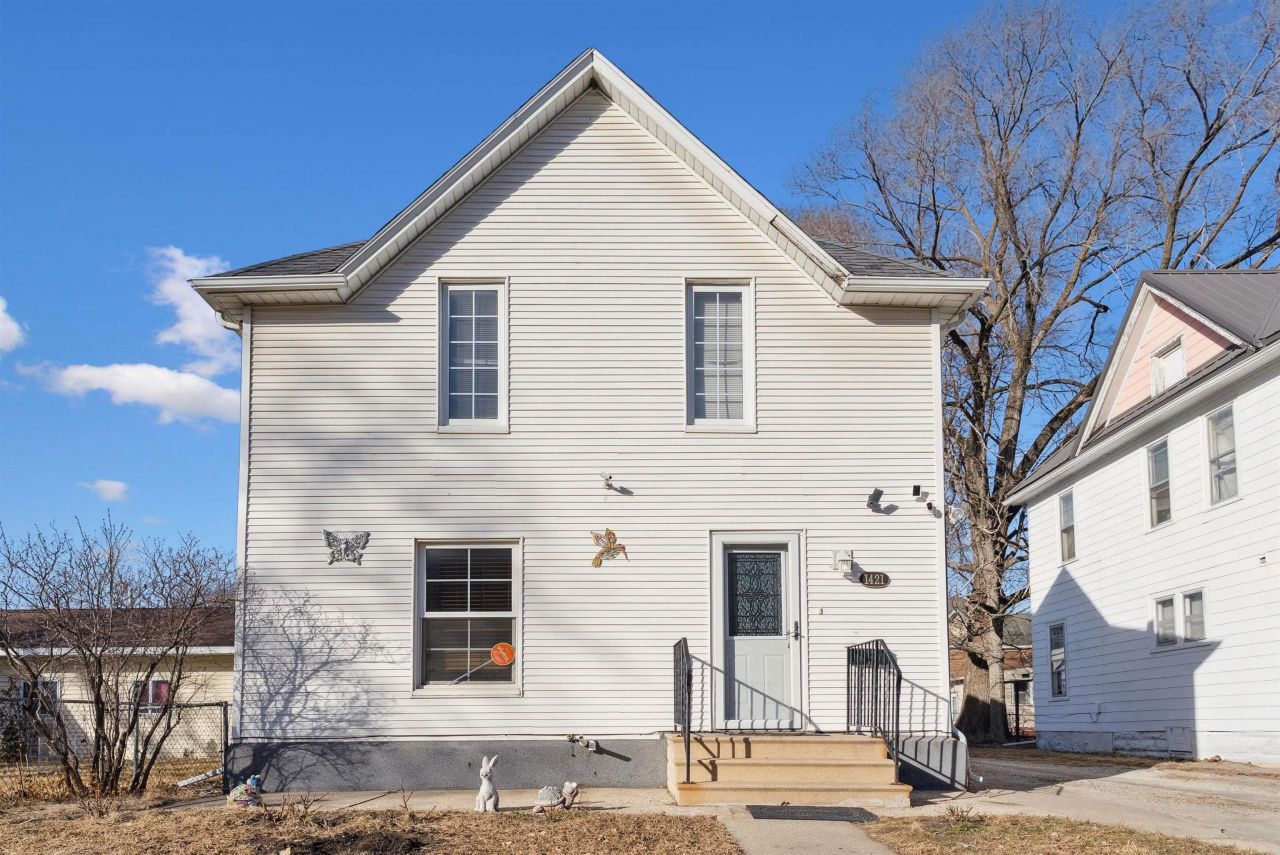 1421 Mulberry St Street, Waterloo, IA 50703 Main Photo