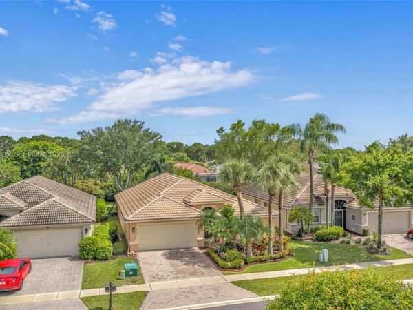8046 Duomo Cir, Boynton Beach, FL 33472