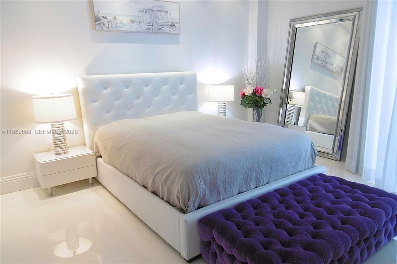 2001 Meridian Ave, Unit 525+DEN, Miami Beach, FL 33139 Photo