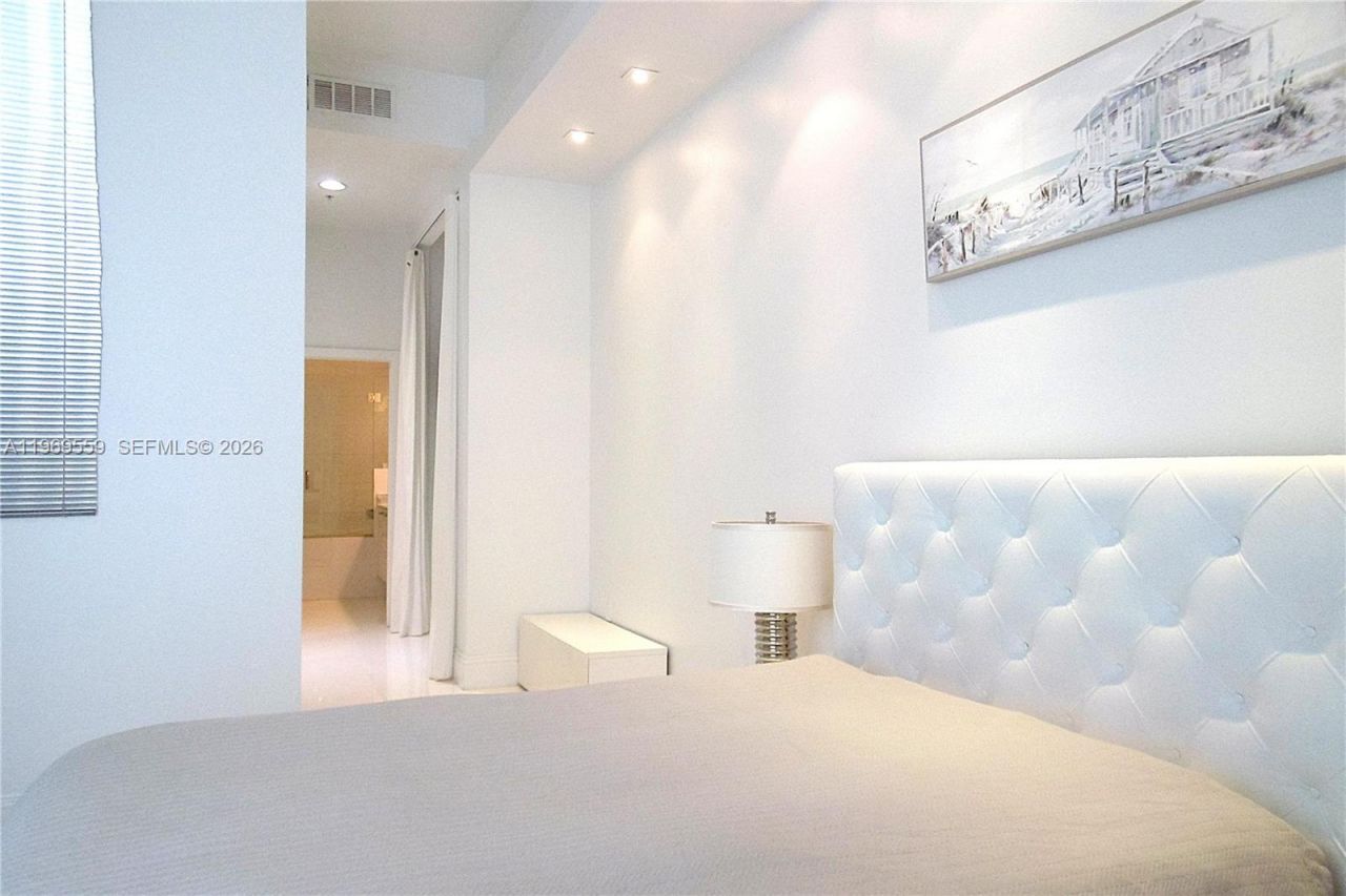 2001 Meridian Ave, Unit 525+DEN, Miami Beach, FL 33139 Photo