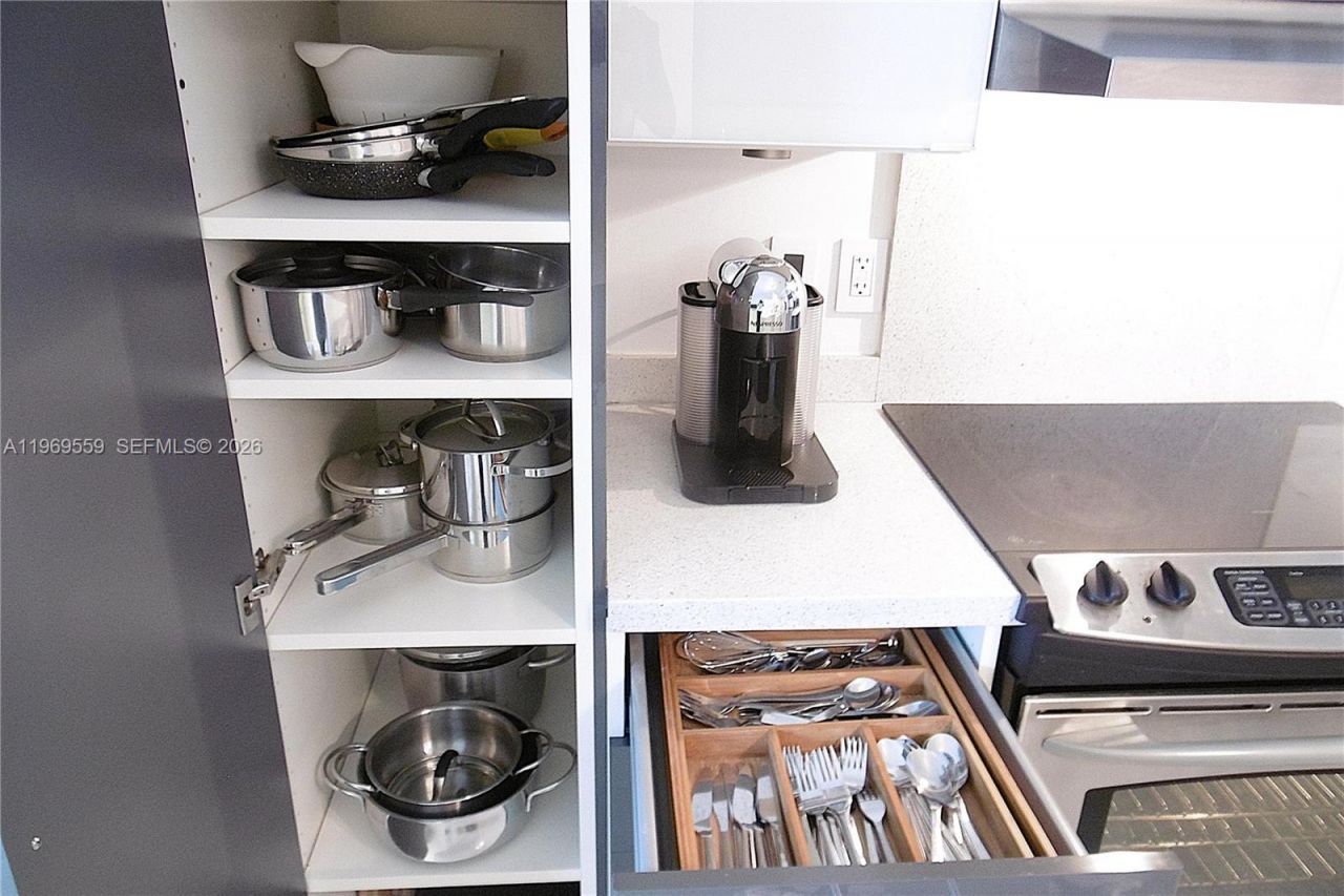 2001 Meridian Ave, Unit 525+DEN, Miami Beach, FL 33139 Photo