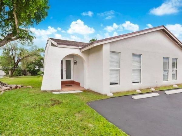 11417 SW 35 ln, Miami, FL 33165