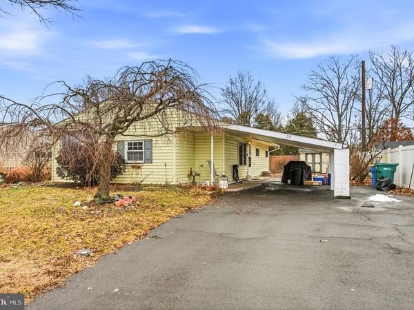 26 OLD SPRUCE LANE, LEVITTOWN, PA 19055