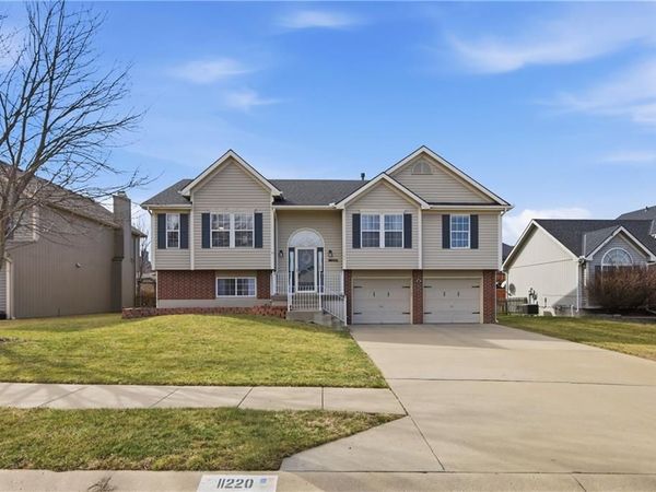 11220 N Pennsylvania Avenue, Kansas City, MO 64155